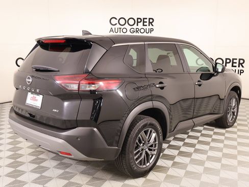 Used 2023 Nissan Rogue S AWD/4WD image 19