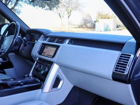 Used 2015 Land Rover Range Rover HSE image 38