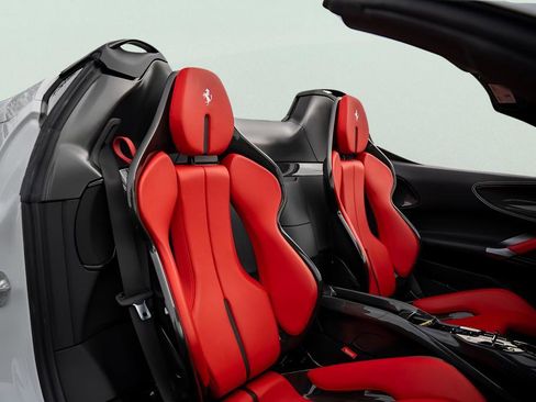 Used 2022 Ferrari SF90 Spider image 51