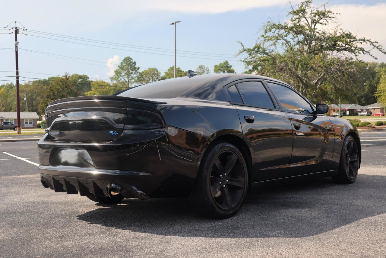 Used 2017 Dodge Charger R/T RWD image 5