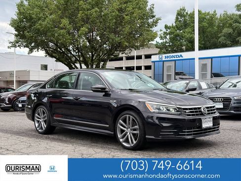 Used 2019 Volkswagen Passat 2.0T SE R-Line FWD image 1