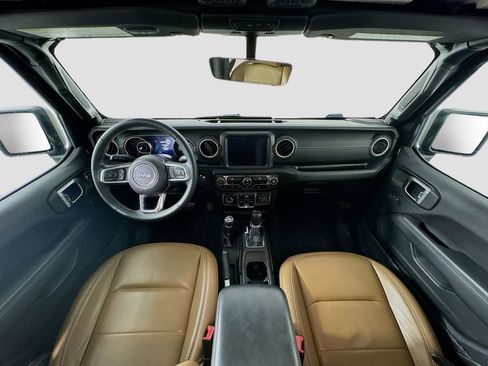 Used 2021 Jeep Gladiator Overland image 36