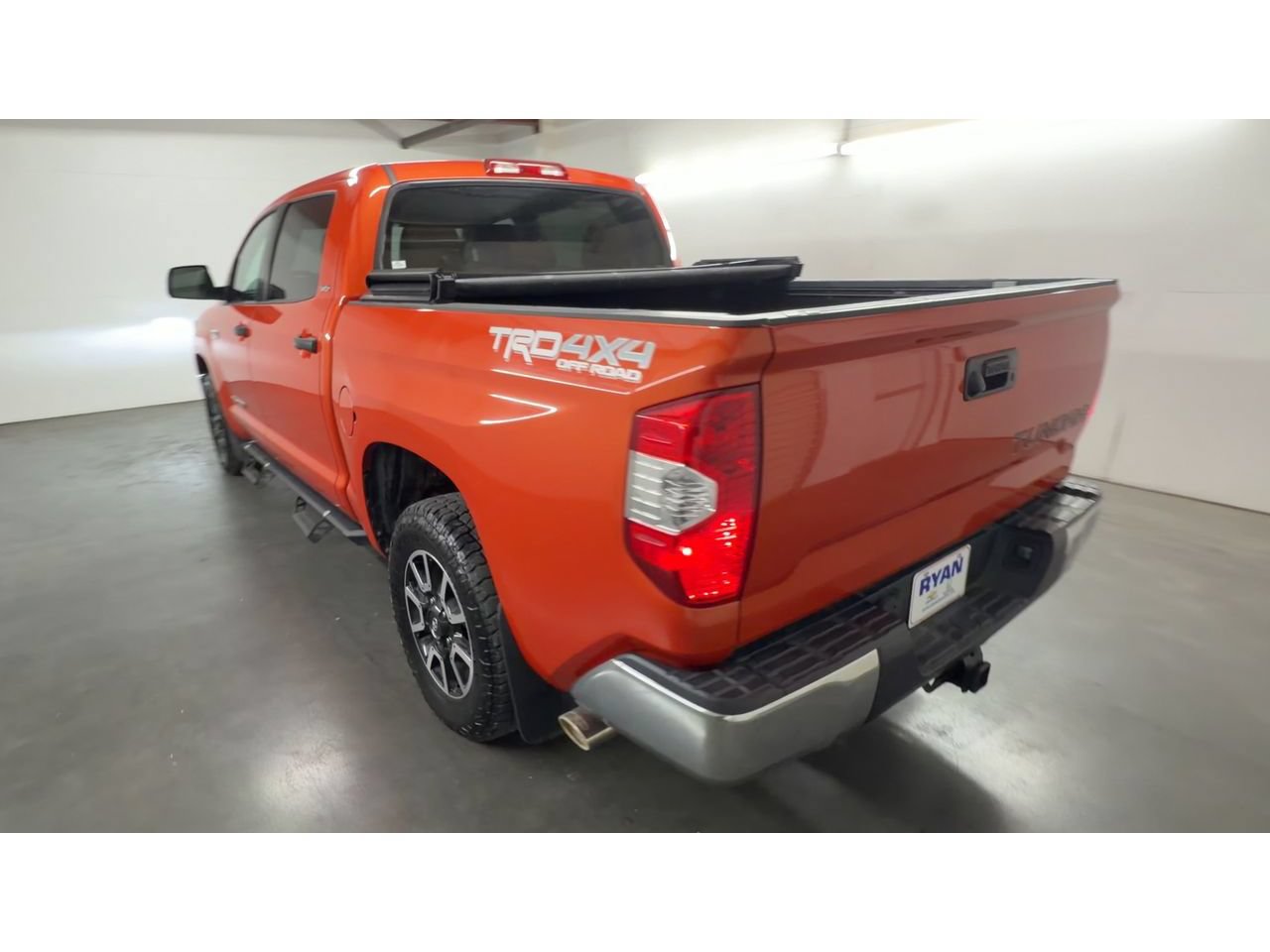 Used 2018 Toyota Tundra SR5 w/ TRD Off Road Package AWD/4WD image 7