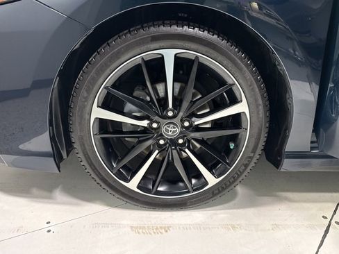 Used 2018 Toyota Camry XSE image 7