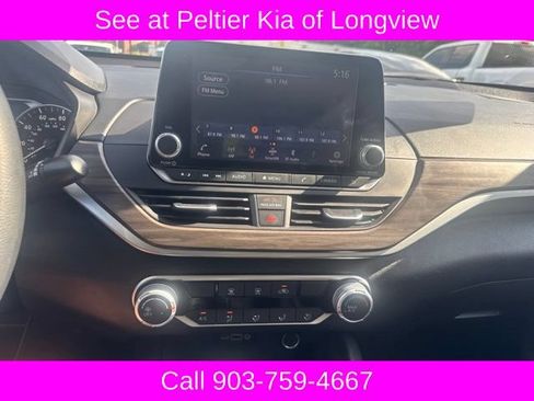 Used 2025 Nissan Altima 2.5 SV FWD image 17