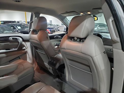 Used 2015 Buick Enclave Leather FWD image 19
