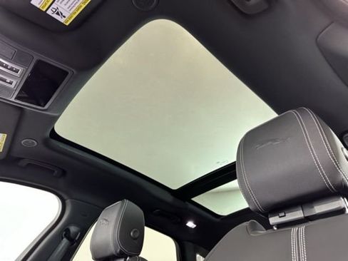 New 2026 Jaguar F-PACE R-Dynamic S image 13