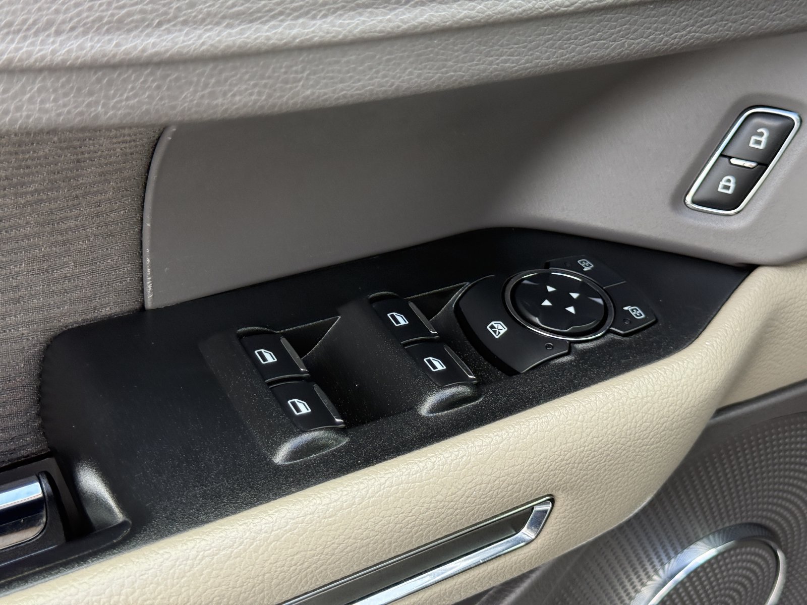 Used 2020 Ford Expedition XLT RWD image 25