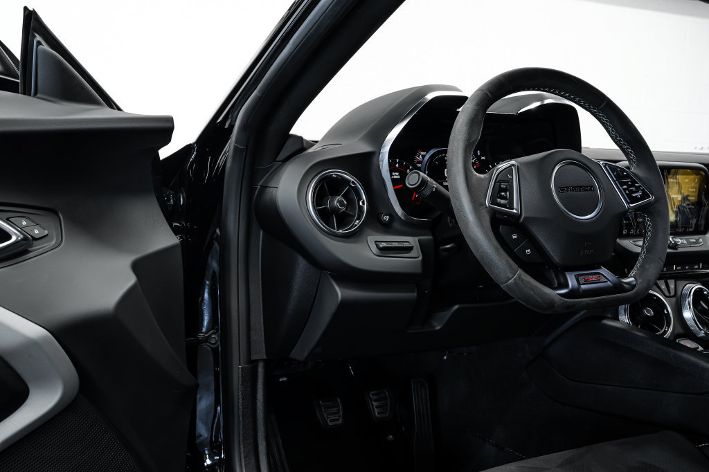 Used 2020 Chevrolet Camaro SS RWD image 22