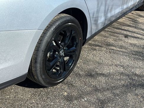 Certified 2025 Honda Accord SE image 8