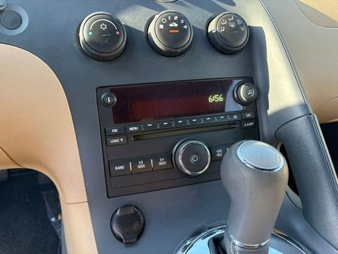 Used 2007 Pontiac Solstice Convertible w/ Premium Package RWD image 17