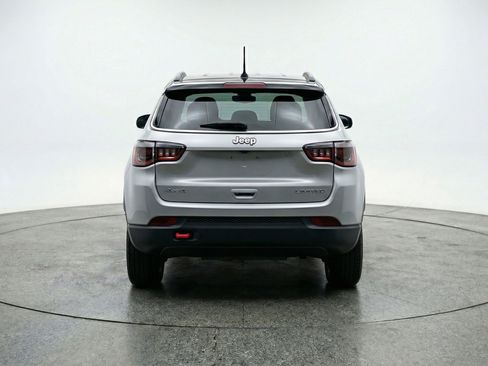 Used 2025 Jeep Compass Trailhawk AWD/4WD image 7