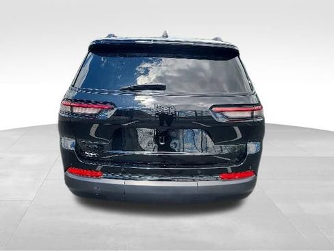 Used 2025 Jeep Grand Cherokee L Altitude AWD/4WD image 4
