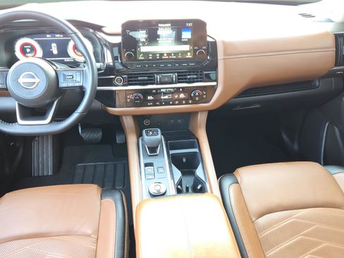 Used 2024 Nissan Pathfinder Platinum w/ Cargo Package image 14