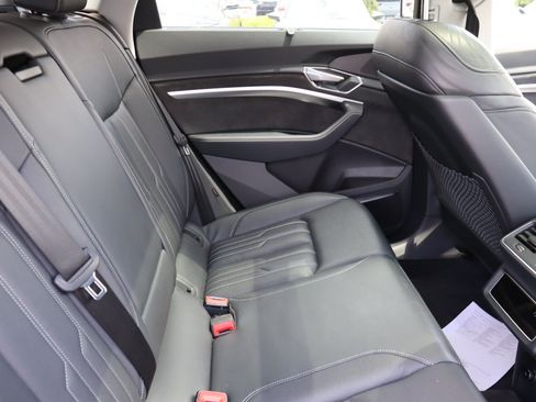 Used 2021 Audi e-tron Prestige w/ Prestige Package AWD/4WD image 14