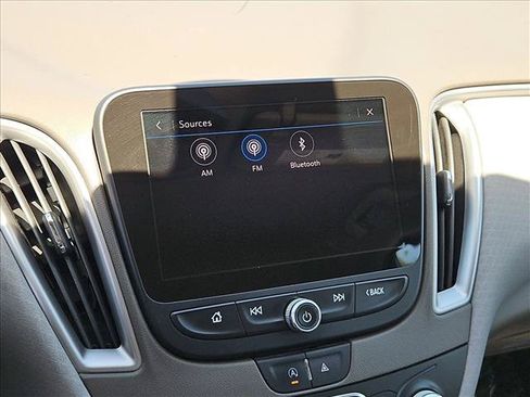 Used 2022 Chevrolet Malibu LS FWD image 18