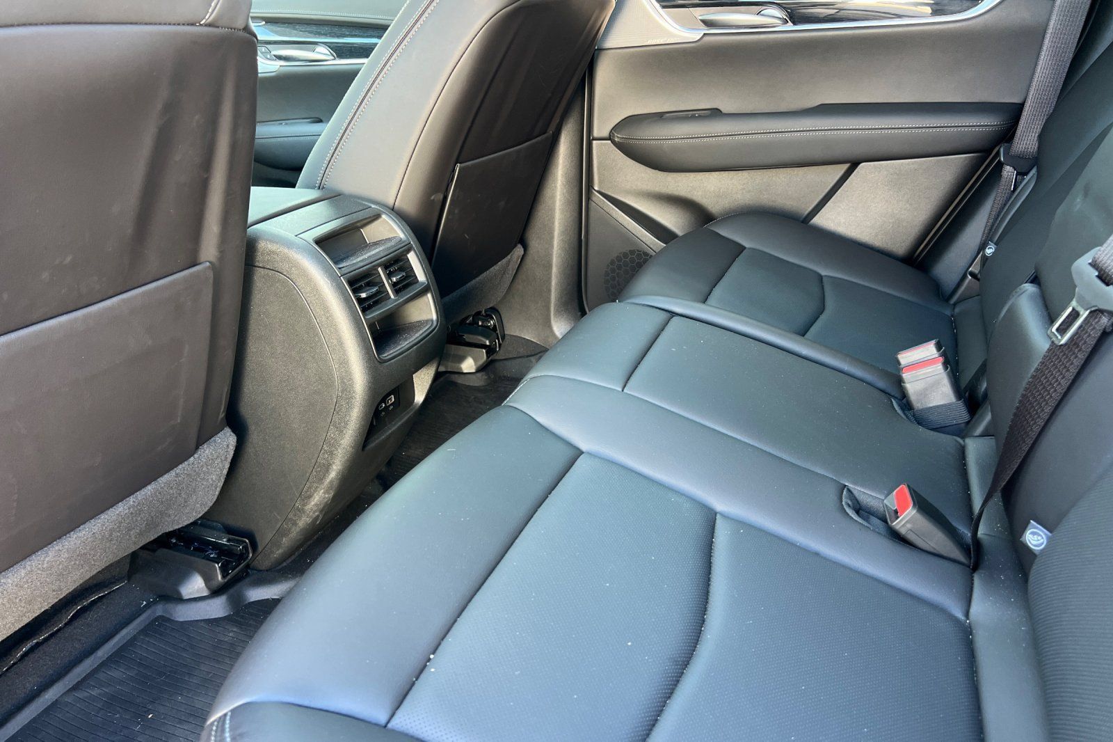 Used 2025 Cadillac XT5 Premium Luxury w/ Technology Package AWD/4WD image 13