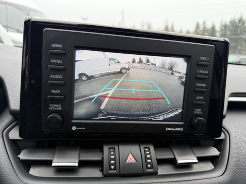 Used 2022 Toyota RAV4 XLE Premium image 24