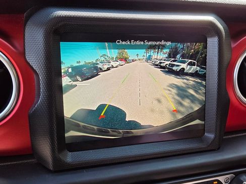 Used 2023 Jeep Wrangler Rubicon image 27