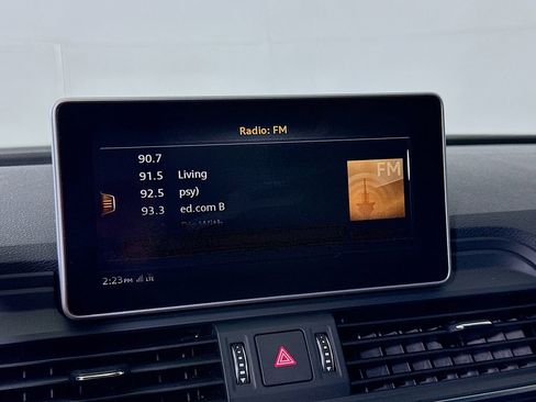 Used 2019 Audi Q5 2.0T Premium Plus w/ Premium Plus Package image 30