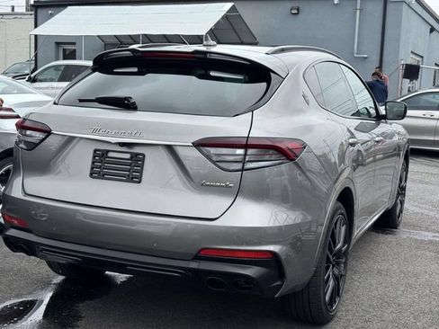 Used 2022 Maserati Levante GT AWD/4WD image 9