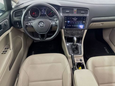 Used 2018 Volkswagen Golf SE image 29