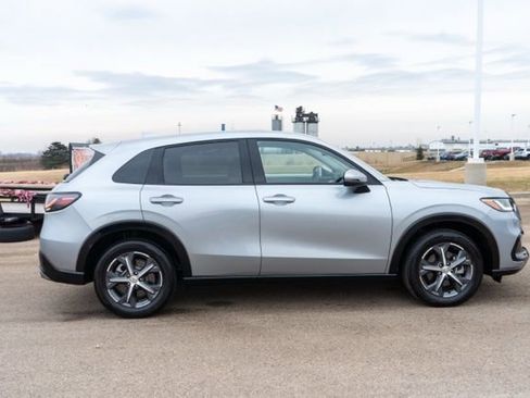 Used 2024 Honda HR-V EX-L image 8