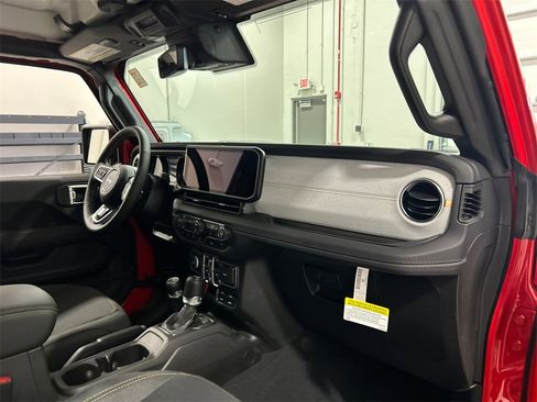 New 2025 Jeep Wrangler Sahara image 34