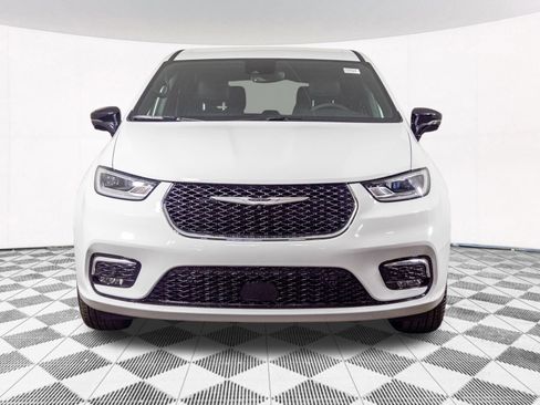 New 2026 Chrysler Pacifica Select AWD/4WD image 8