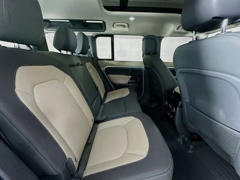 Used 2024 Land Rover Defender 110 X image 27
