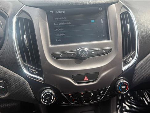 Used 2017 Chevrolet Cruze LT w/ Convenience Package image 31