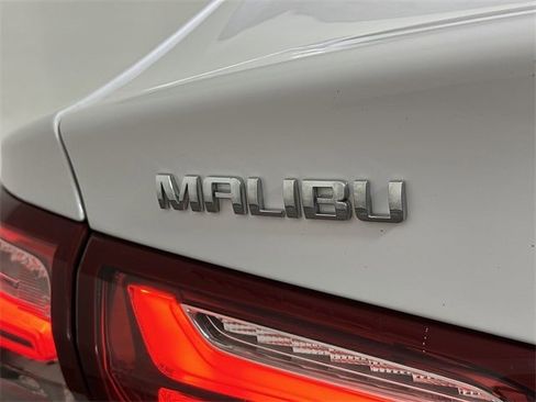 Used 2020 Chevrolet Malibu LT image 33