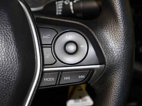 Used 2024 Toyota Camry LE image 21