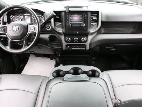 Used 2024 RAM 3500 Tradesman w/ Chrome Appearance Group AWD/4WD image 13