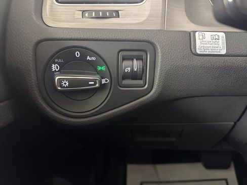 Used 2015 Volkswagen Golf TDI SE FWD image 18