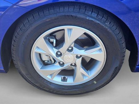 Used 2023 Hyundai Elantra SE FWD image 22
