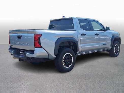 Used 2024 Toyota Tacoma TRD Off-Road AWD/4WD image 4