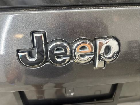 Used 2019 Jeep Cherokee Limited AWD/4WD image 33