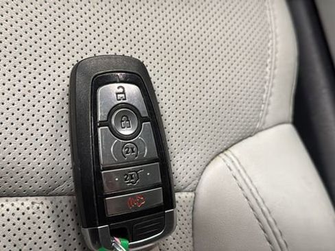 Used 2025 Ford Expedition Platinum w/ Driver's Package image 47