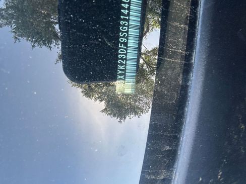 Used 2025 Kia Sportage LX image 9