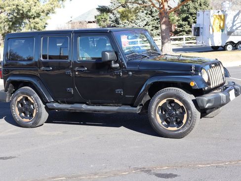 Used 2014 Jeep Wrangler Unlimited Sahara image 2