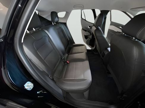 Used 2025 Chevrolet Trax LT FWD image 35