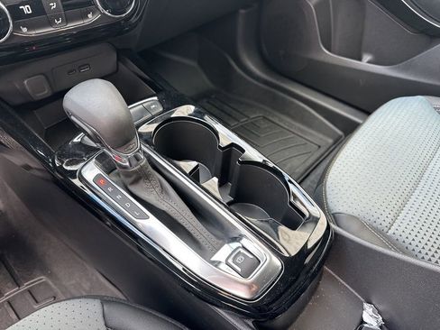 Used 2025 Chevrolet Trax LT w/ Driver Confidence Package image 17