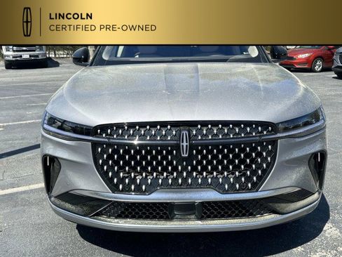 Used 2025 Lincoln Nautilus Reserve AWD/4WD image 2