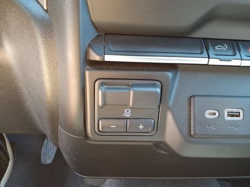 Used 2023 Chevrolet Silverado 2500 Custom w/ Custom Convenience Package AWD/4WD image 24