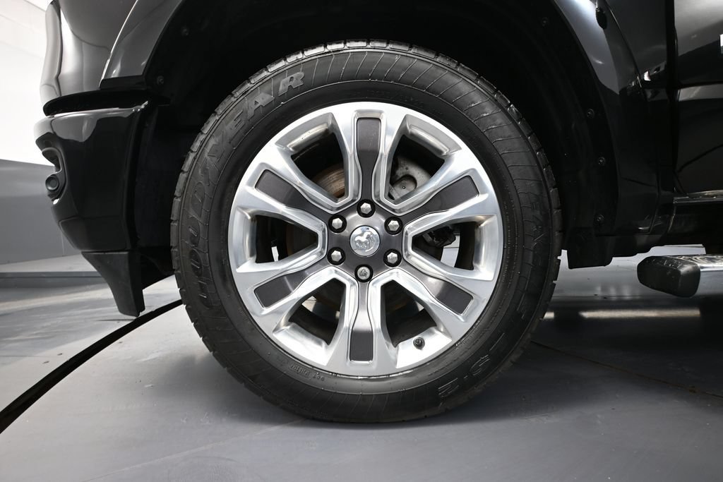 Used 2022 RAM 1500 Limited w/ Body-Colour Bumper Group AWD/4WD image 13