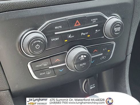 Used 2017 Dodge Charger SXT w/ AWD Premium Group image 20