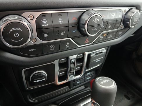 New 2025 Jeep Gladiator Sport image 40