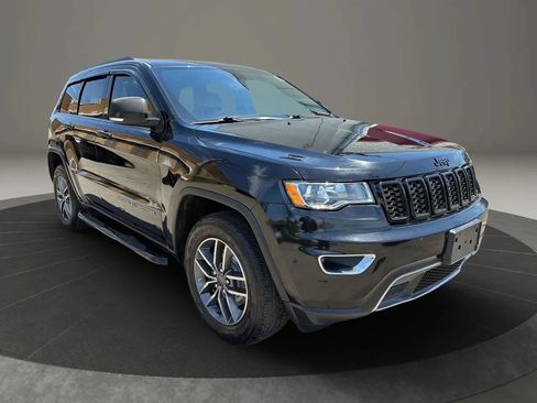 Used 2020 Jeep Grand Cherokee Limited AWD/4WD image 3