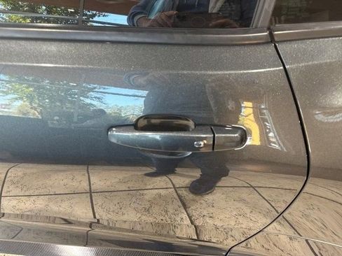 Used 2016 Chevrolet Camaro SS image 8